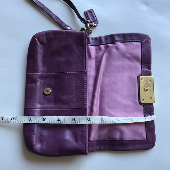 Coach Magnetic Snap Closure Wristlet - Picture 5 of 9